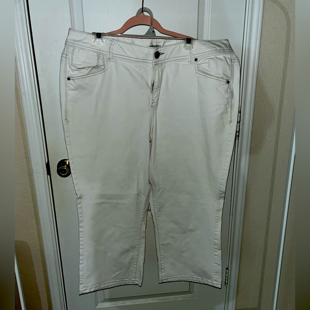 Lane Bryant off white flare crop pants size 20
